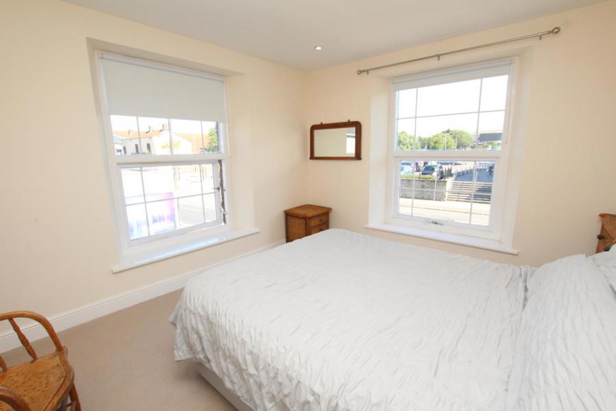 Flat Fishponds Road in Bristol