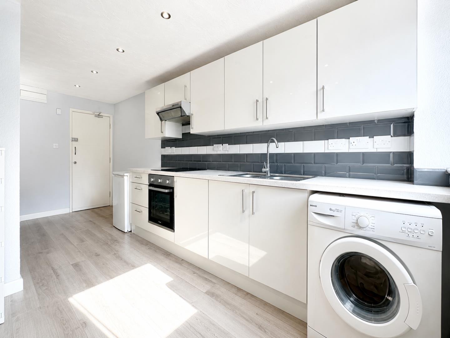 Flat Horndean Road in Winkfield