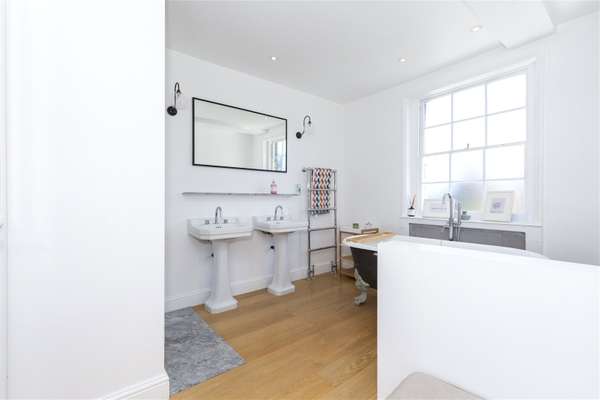 Flat Duncan Terrace in Greater London