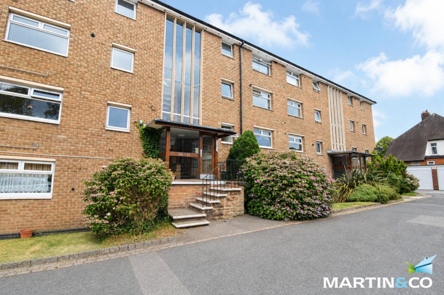 Flat Lordswood Road in Birmingham
