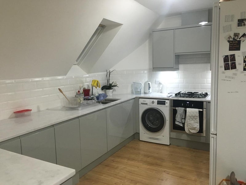 Flat Burrard Road in Greater London