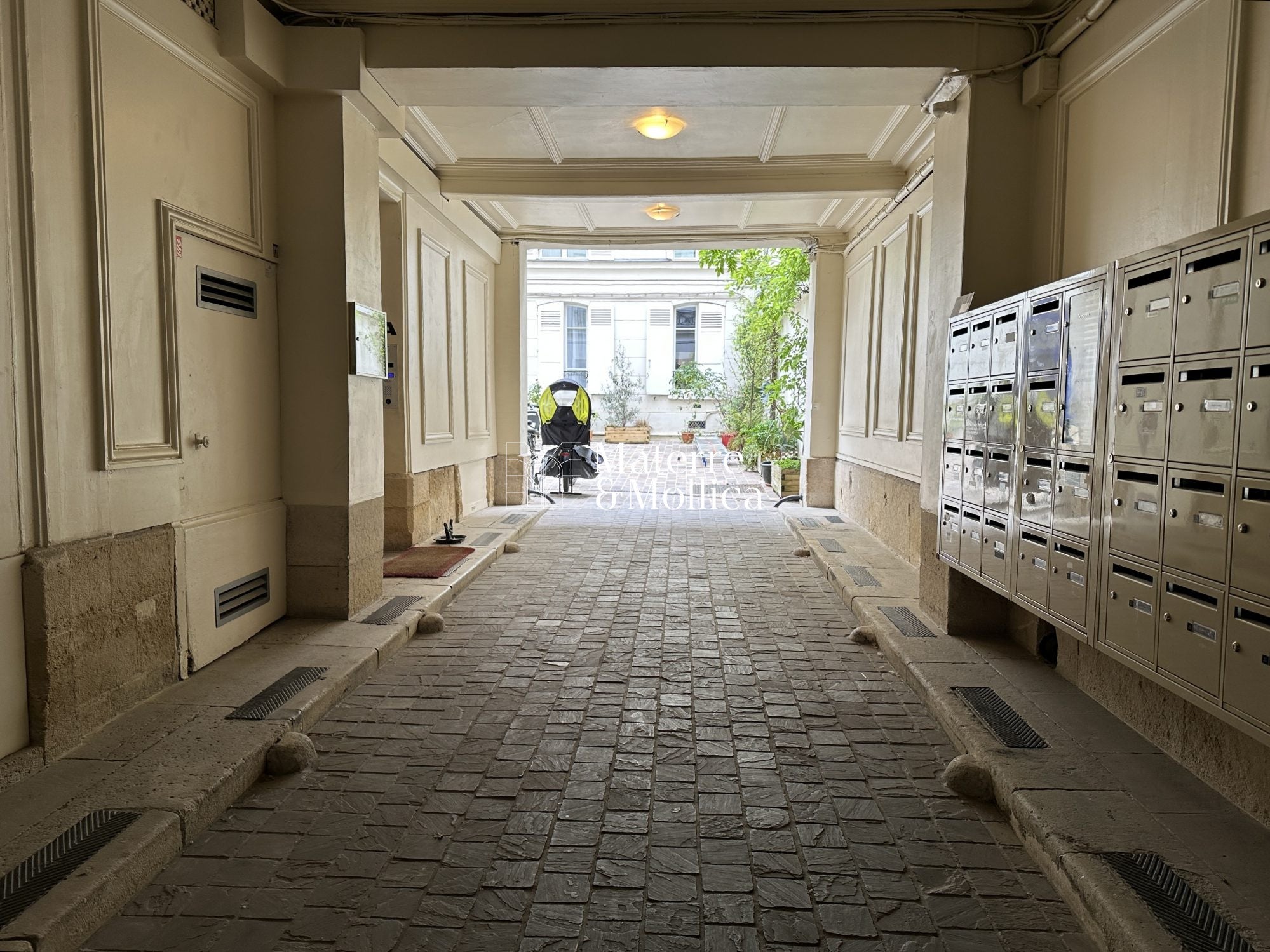 Flat Allée Pierre Hadot in Paris