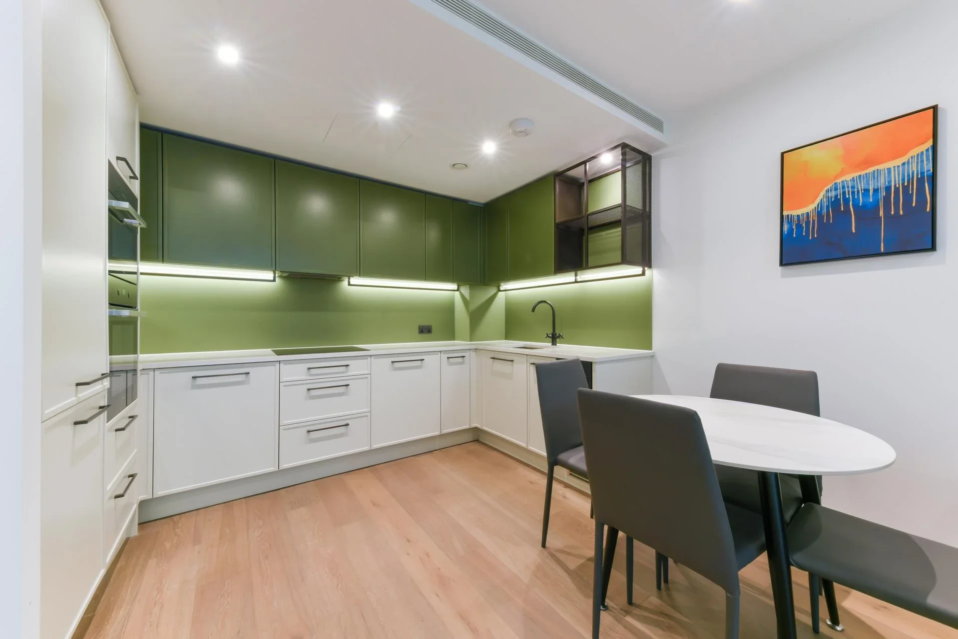 Flat Thurstan Street in Greater London