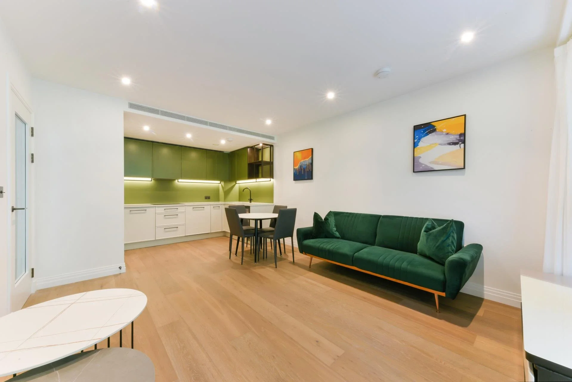Flat Thurstan Street in Greater London