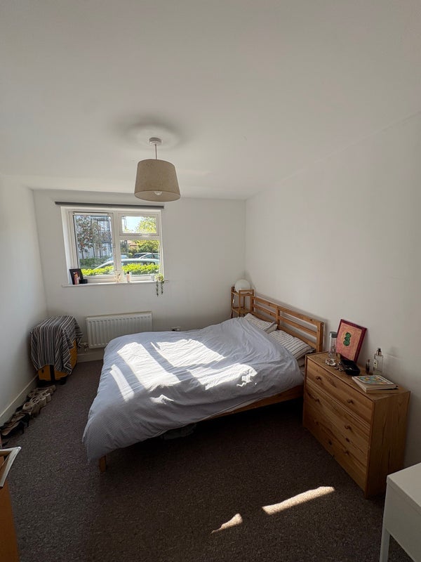 Room Limerick Close in Greater London