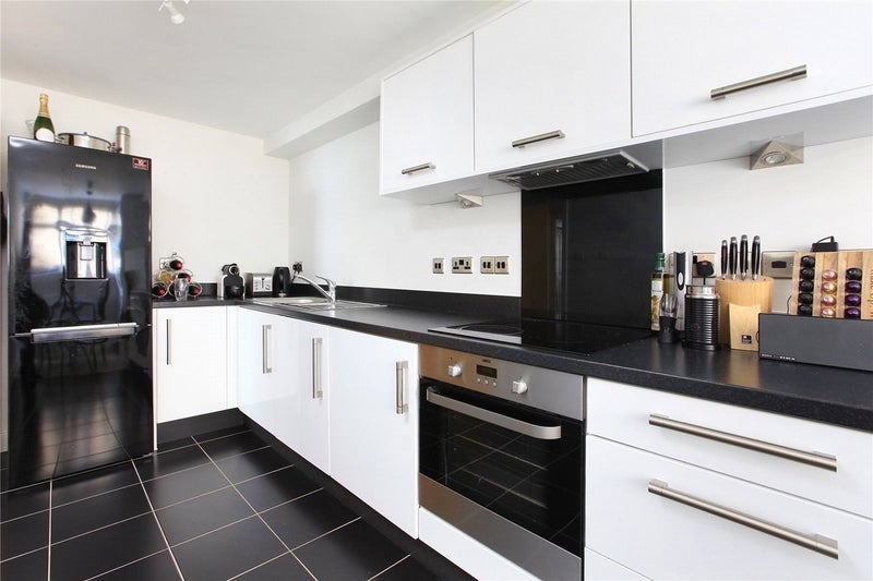 Room Limerick Close in Greater London