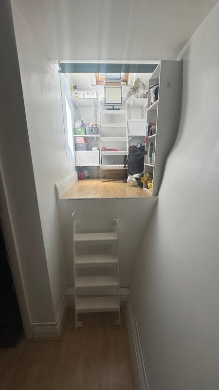 Room Earlsfield Road in Greater London