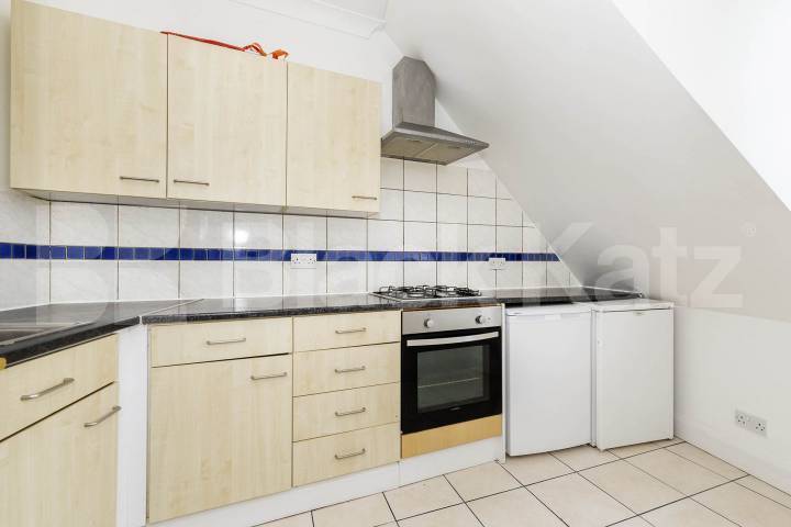 Flat Iverson Road in Greater London