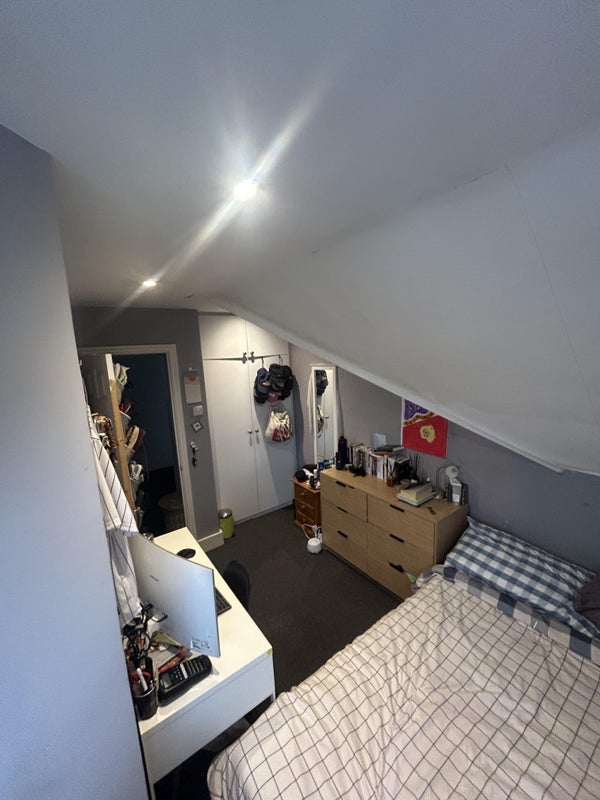 Room Montserrat Road in Greater London