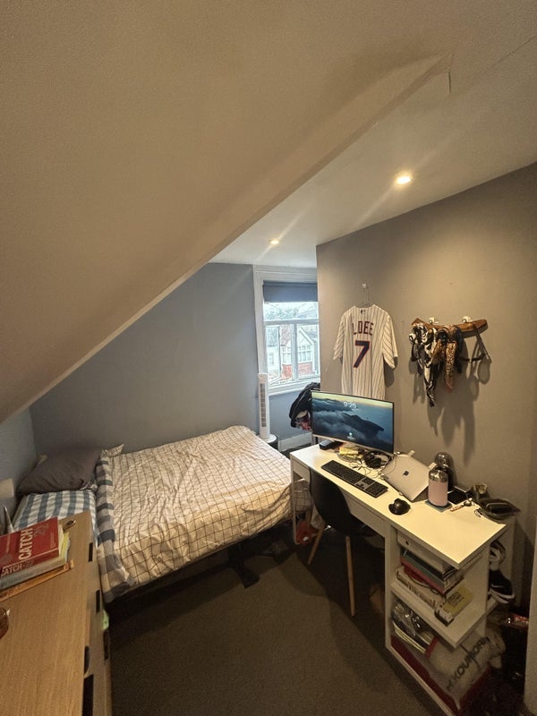 Room Montserrat Road in Greater London