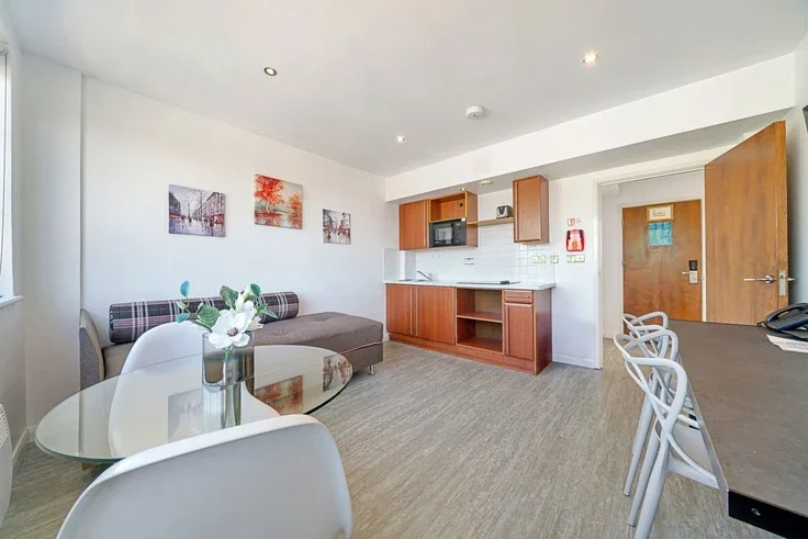 Flat Old Brompton Road in Greater London