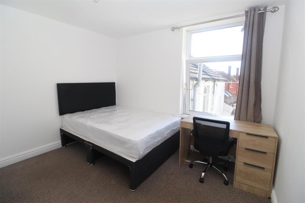 Room Colum Road in Cardiff