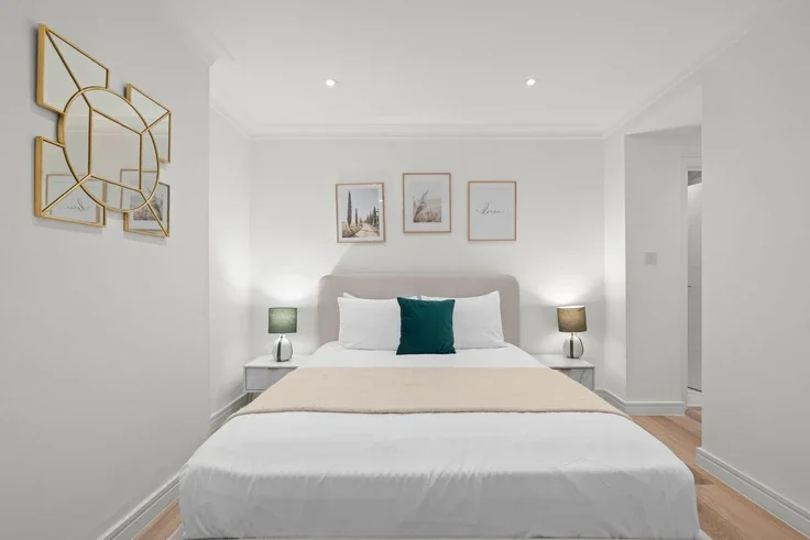 Flat Sussex Gardens in City of Westminster