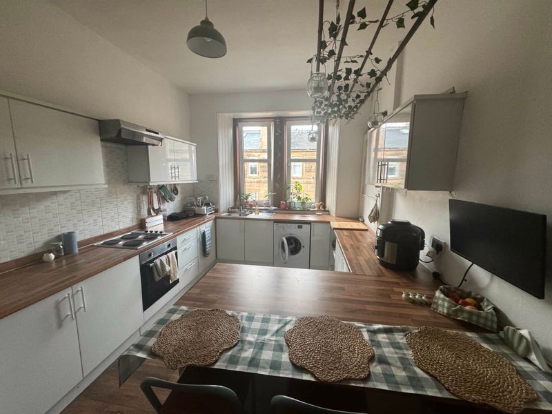 Room Roseburn Drive in City of Edinburgh