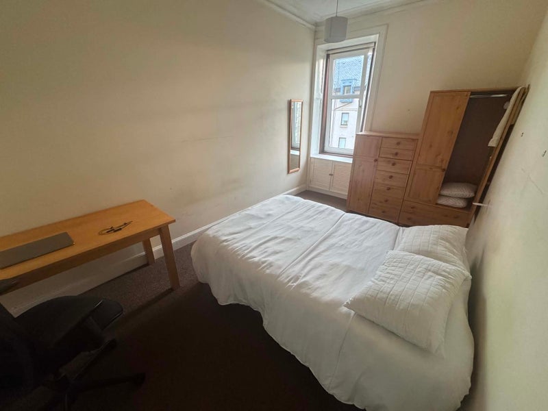 Room Roseburn Drive in City of Edinburgh