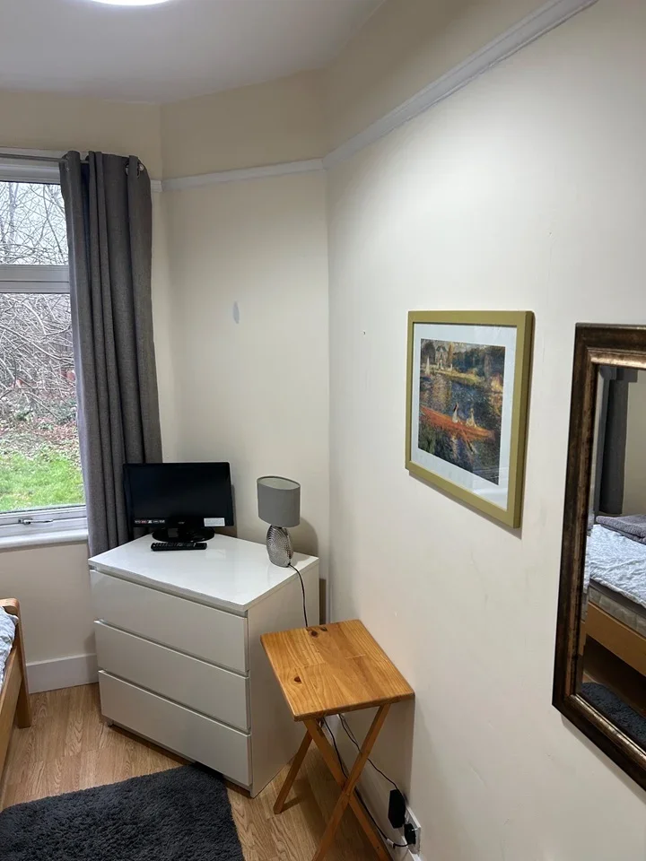 Room Eastcombe Avenue in Greater London