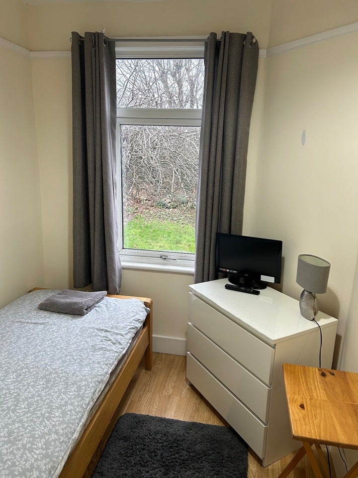 Room Eastcombe Avenue in Greater London