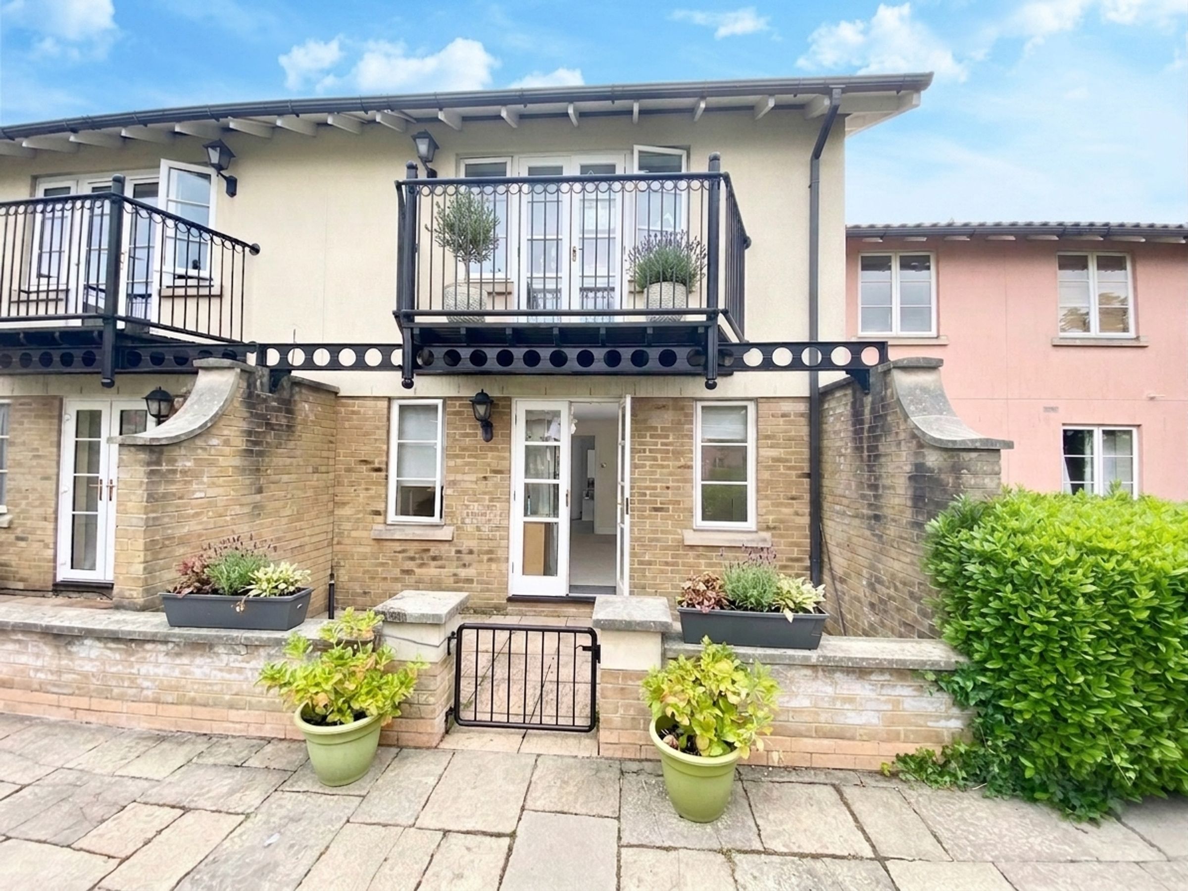 House Pooles Wharf Court in Bristol