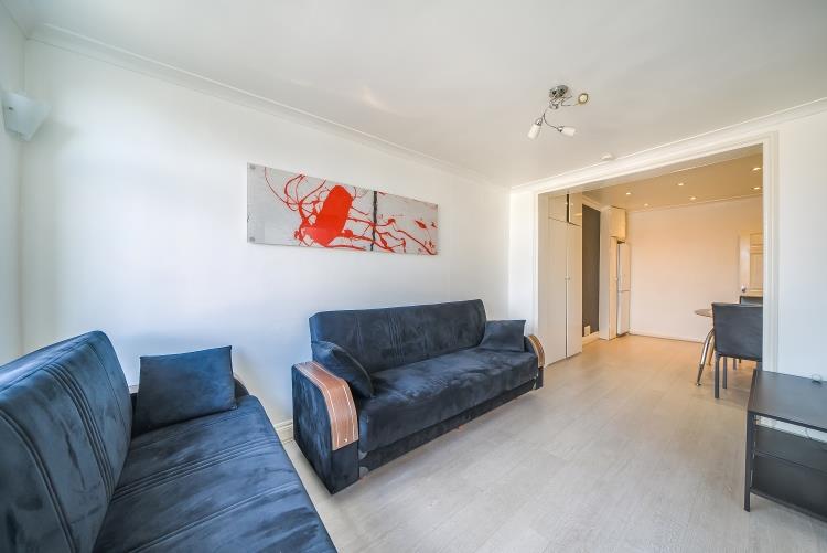 Flat Stafford Road in Greater London