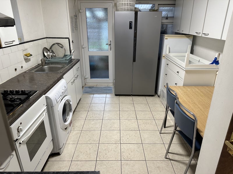 Room Peel Road in Greater London