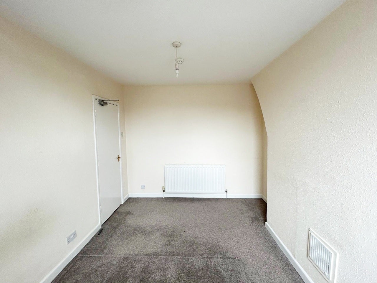 Flat Raleigh Road in Exeter