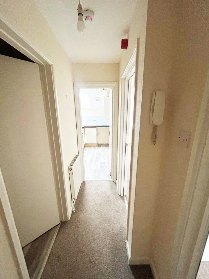 Flat Raleigh Road in Exeter