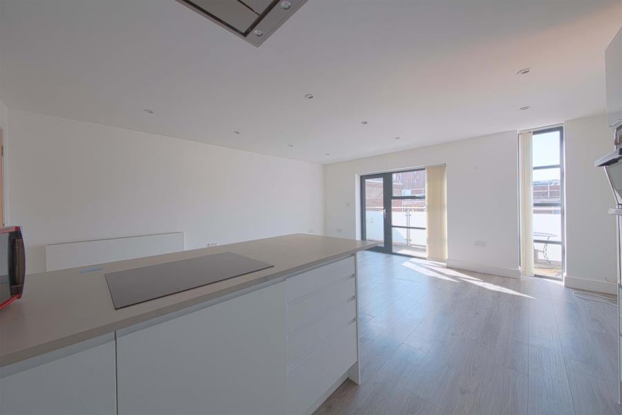 Flat Nicholsons Lane in Maidenhead