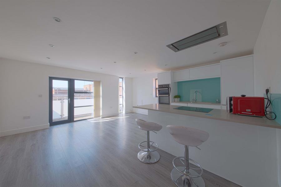 Flat Nicholsons Lane in Maidenhead