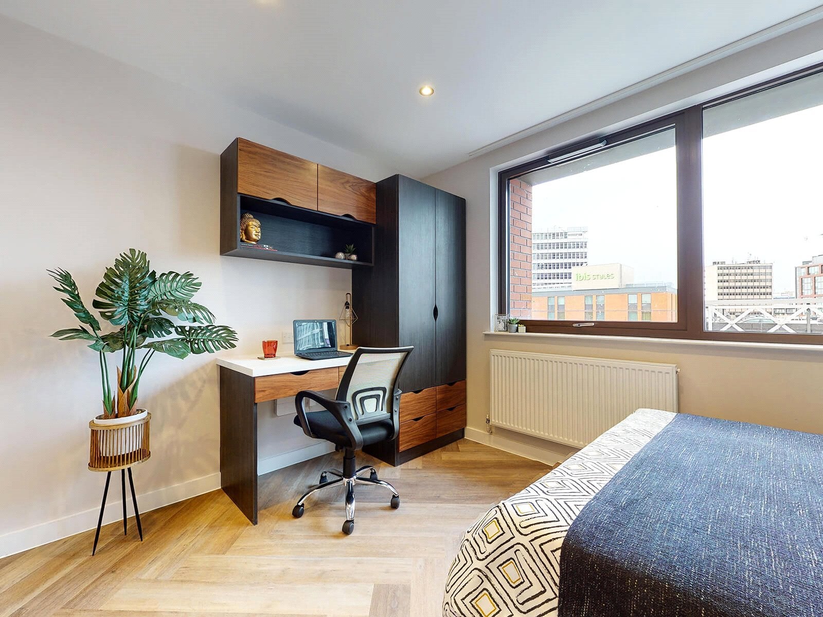 Flat Wade Lane in Leeds