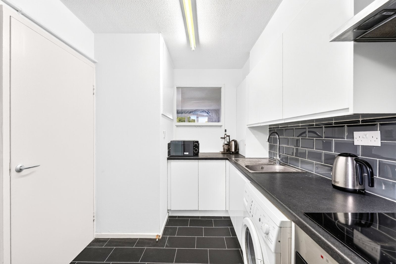 Flat Wynford Road in Greater London