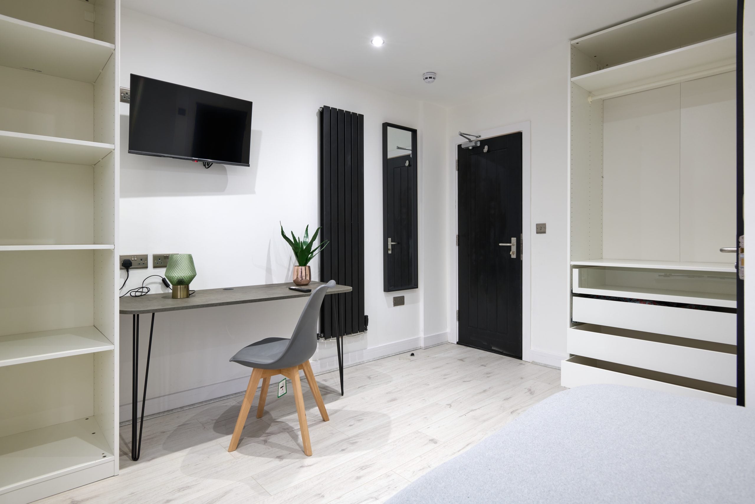 Room Monks Road in Lincoln