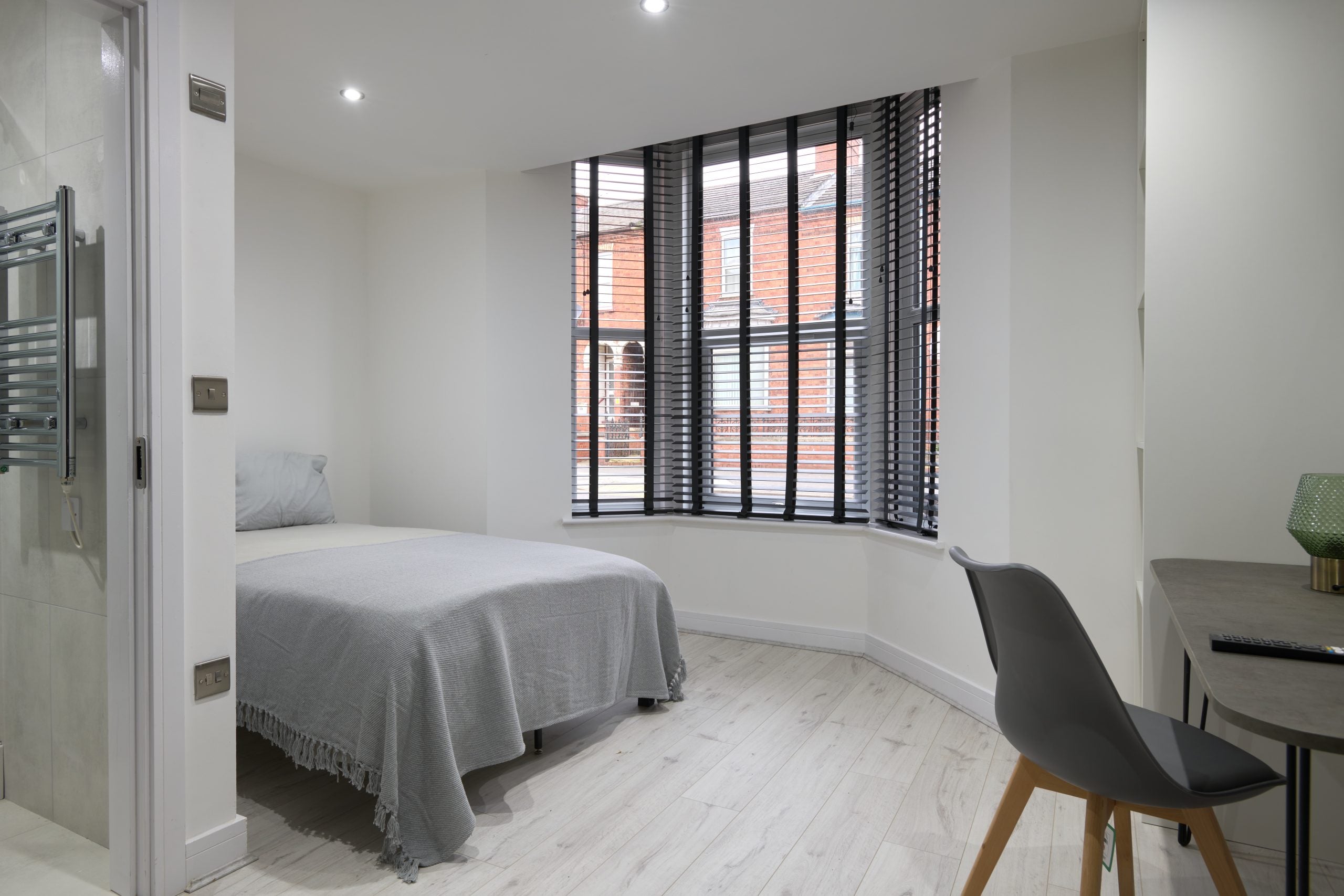 Room Monks Road in Lincoln