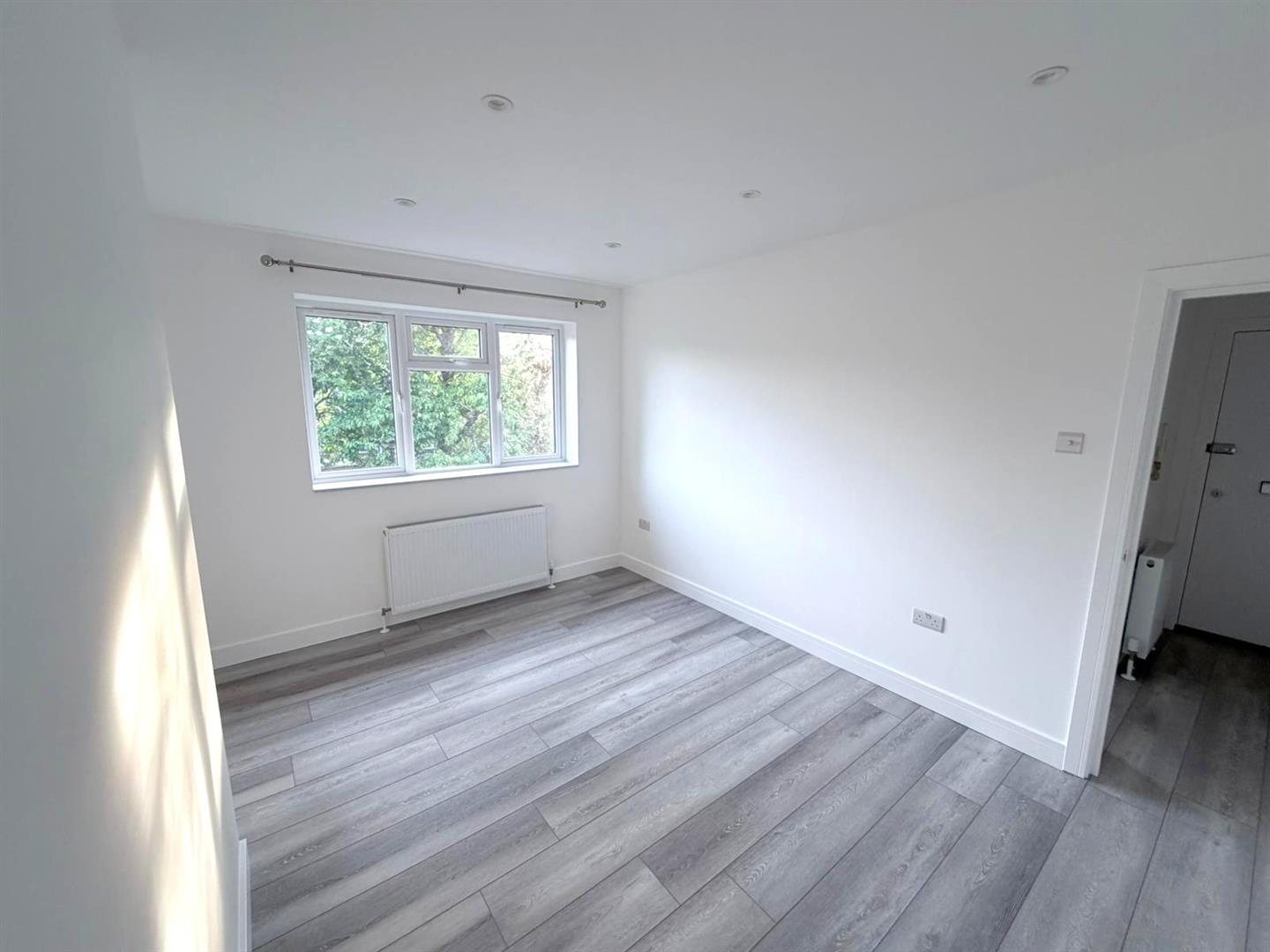 Flat Marriott Road in Greater London