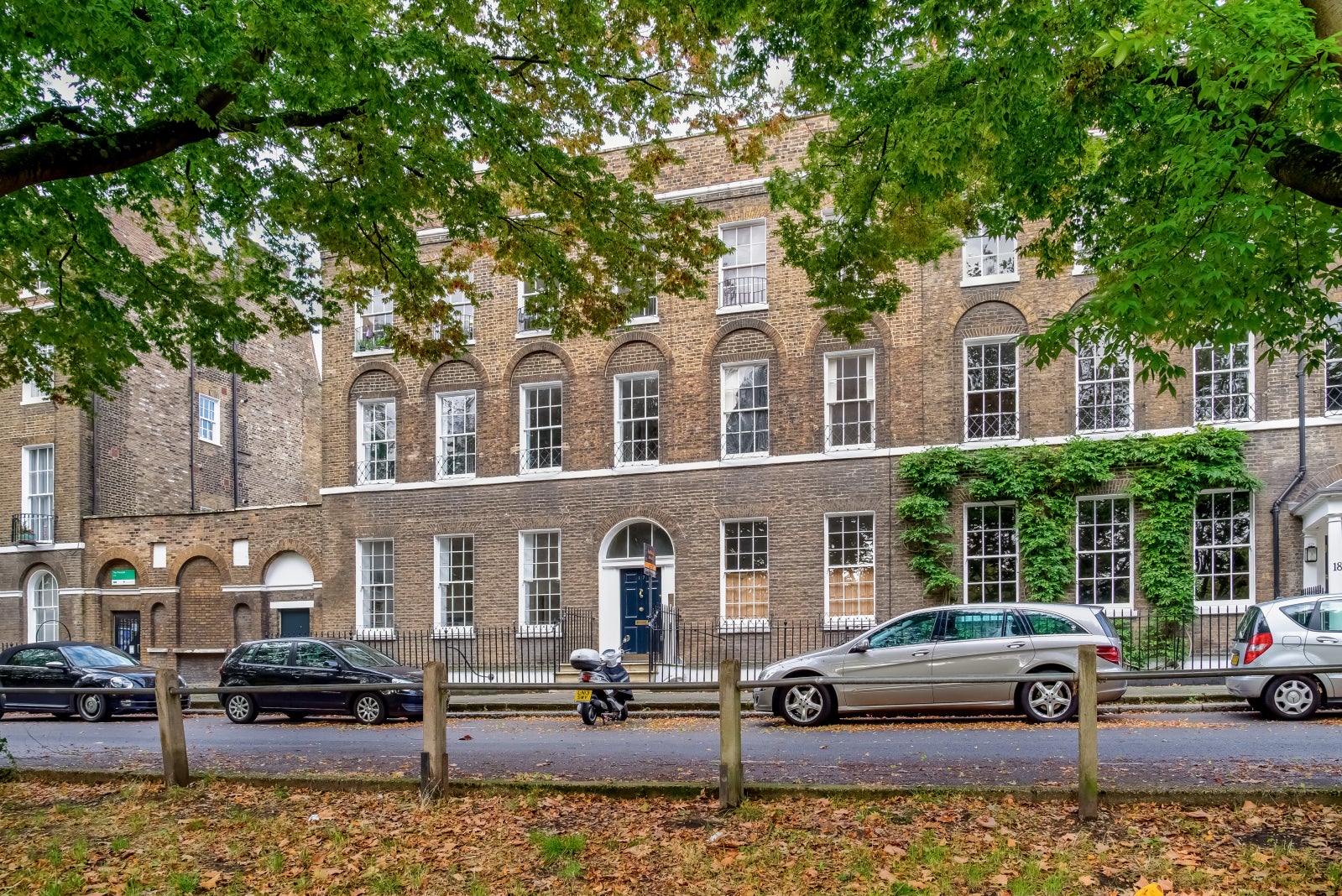 Flat Highbury Terrace in Greater London