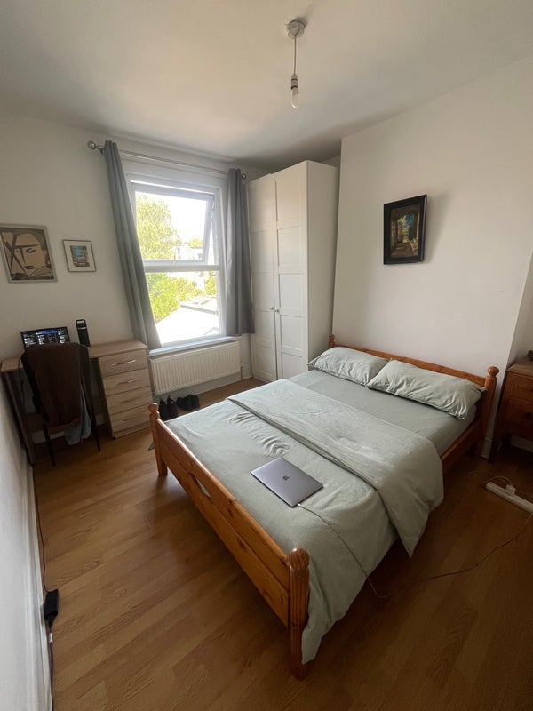 Room Kynaston Road in Greater London