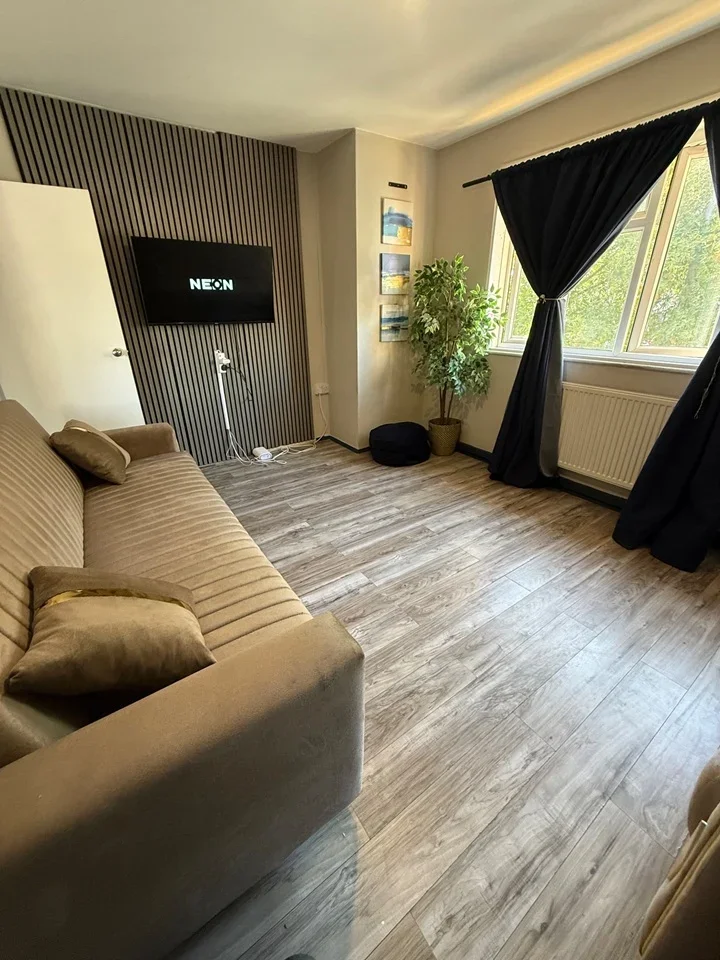 Flat Kilsby Walk in Greater London