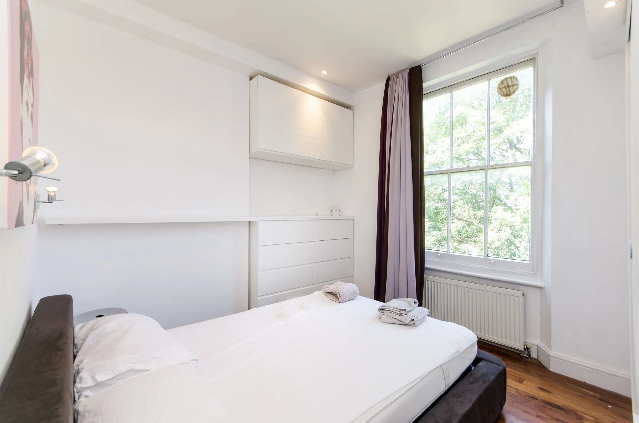 Flat Cathcart Road in Greater London
