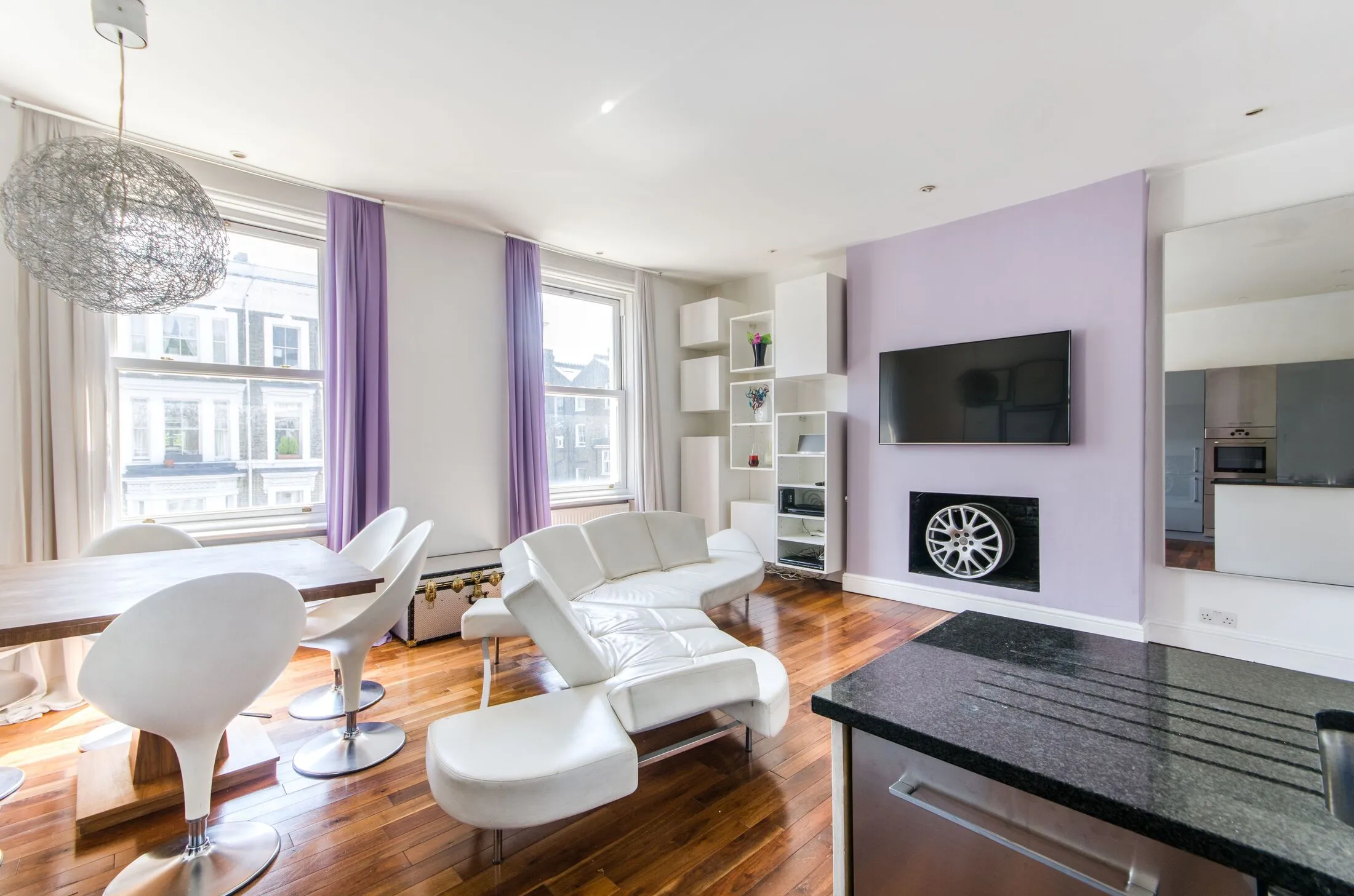 Flat Cathcart Road in Greater London