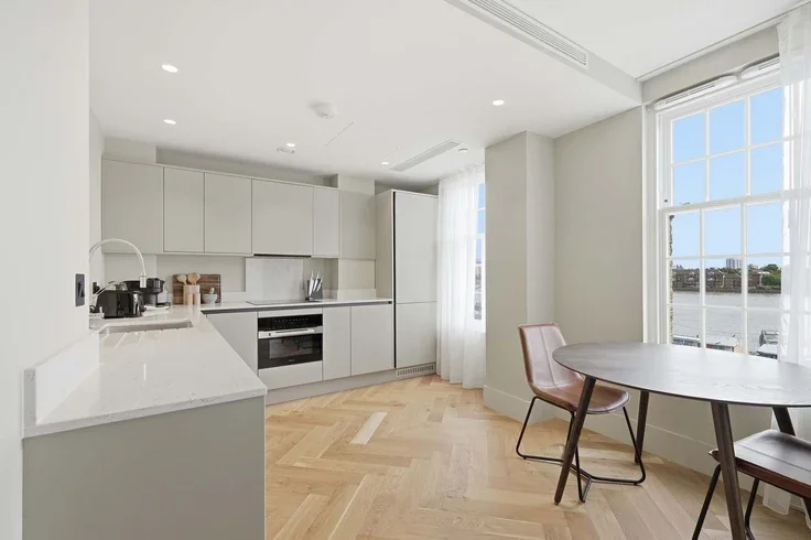 Flat Cheyne Walk in Greater London