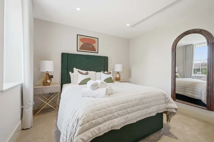 Flat Cheyne Walk in Greater London