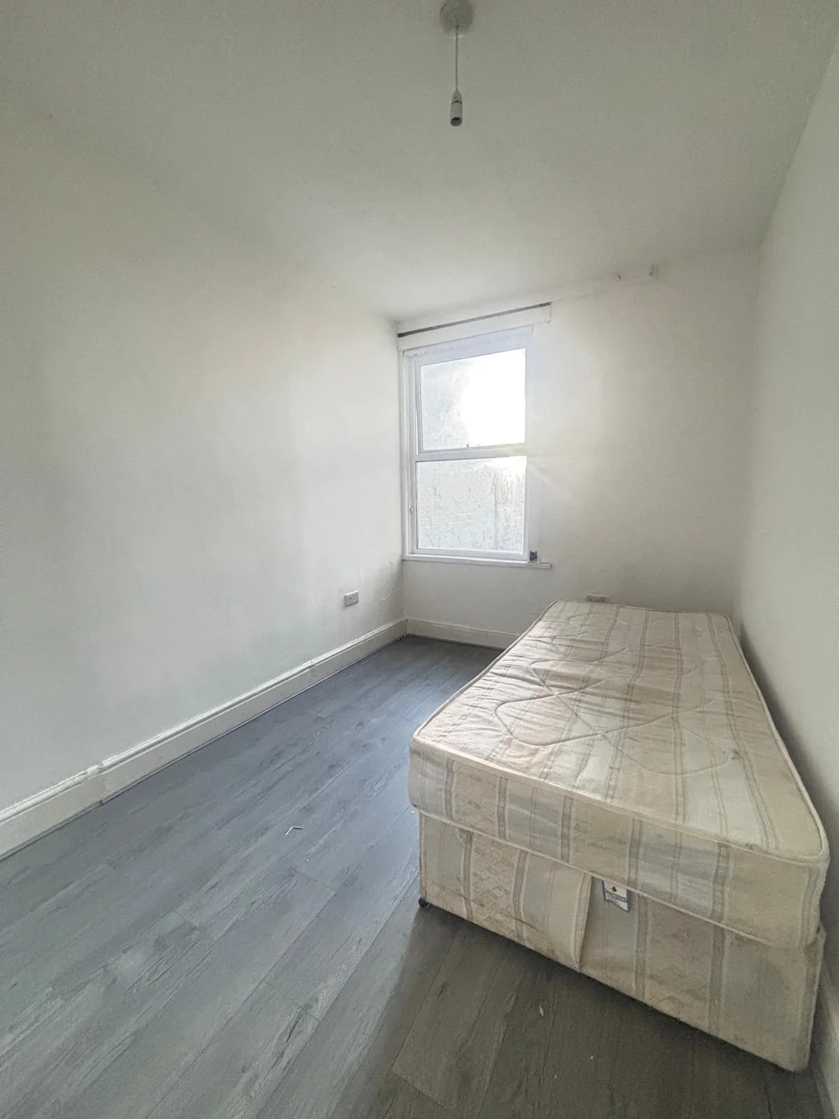 Room Francis Street in Luton