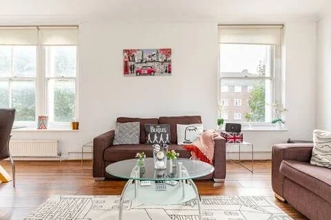 Flat Queen's Grove in City of Westminster