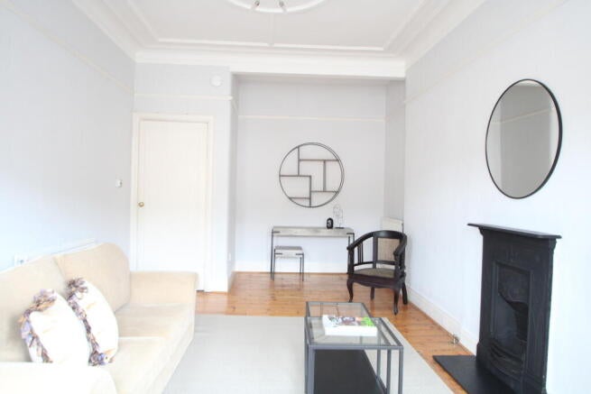 Flat Bellwood Street in Glasgow