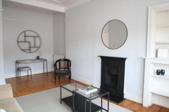 Flat Bellwood Street in Glasgow