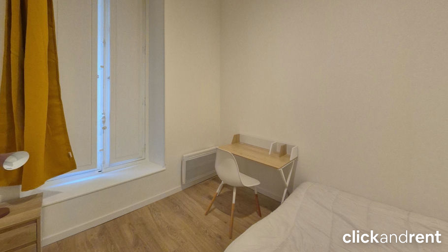 Chambre Rue de la République à Marseille