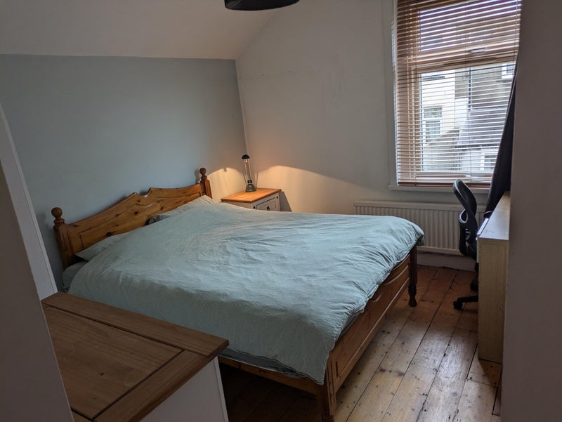Room Alfred Street in Cardiff