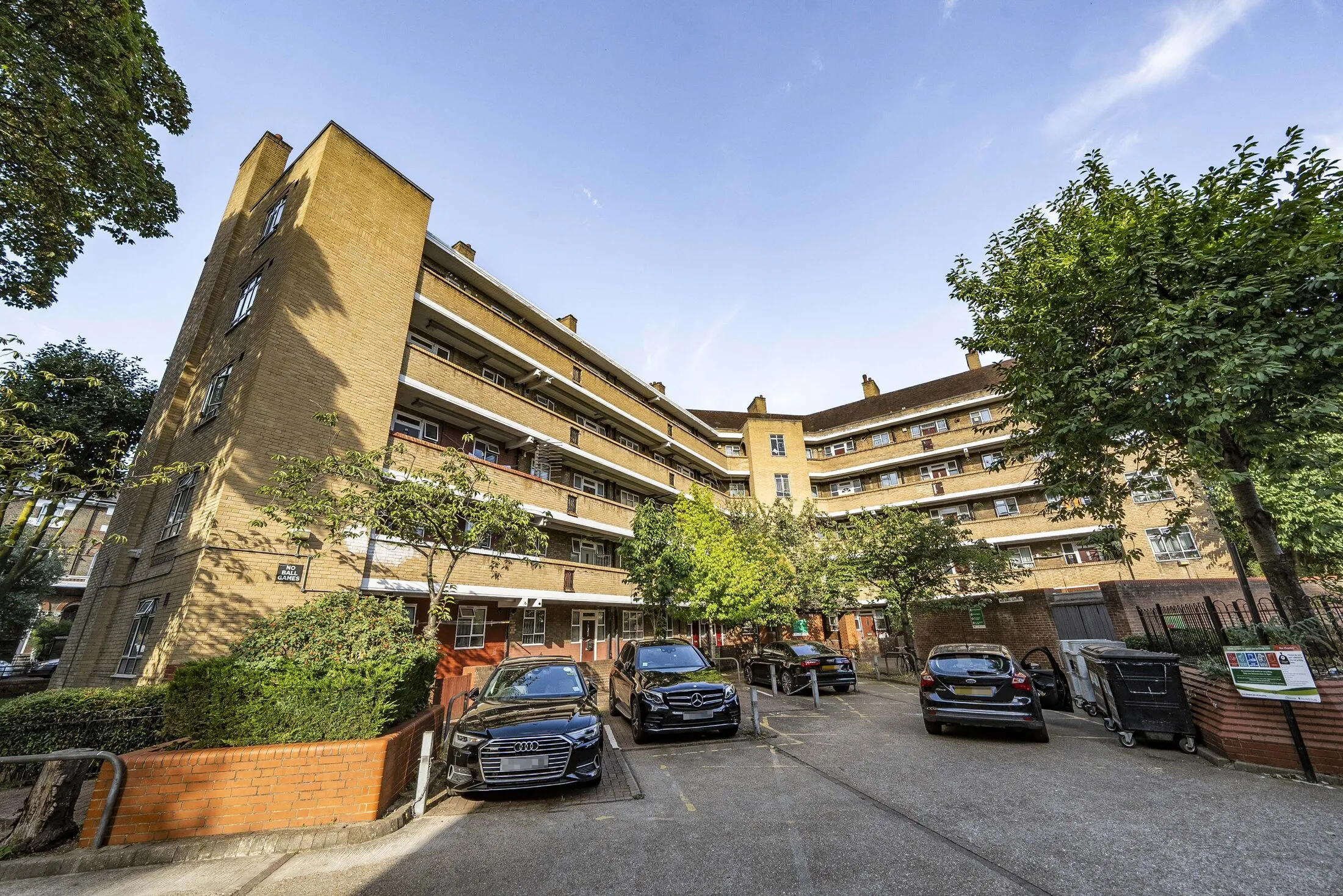 Flat Beresford Terrace in Greater London