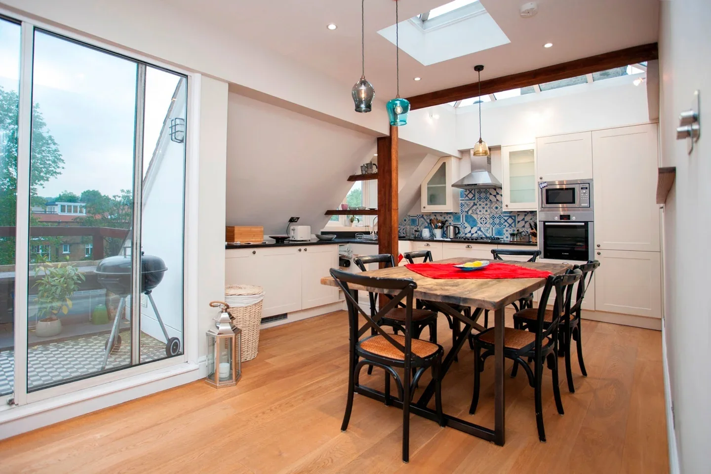 Flat Canfield Gardens in Greater London