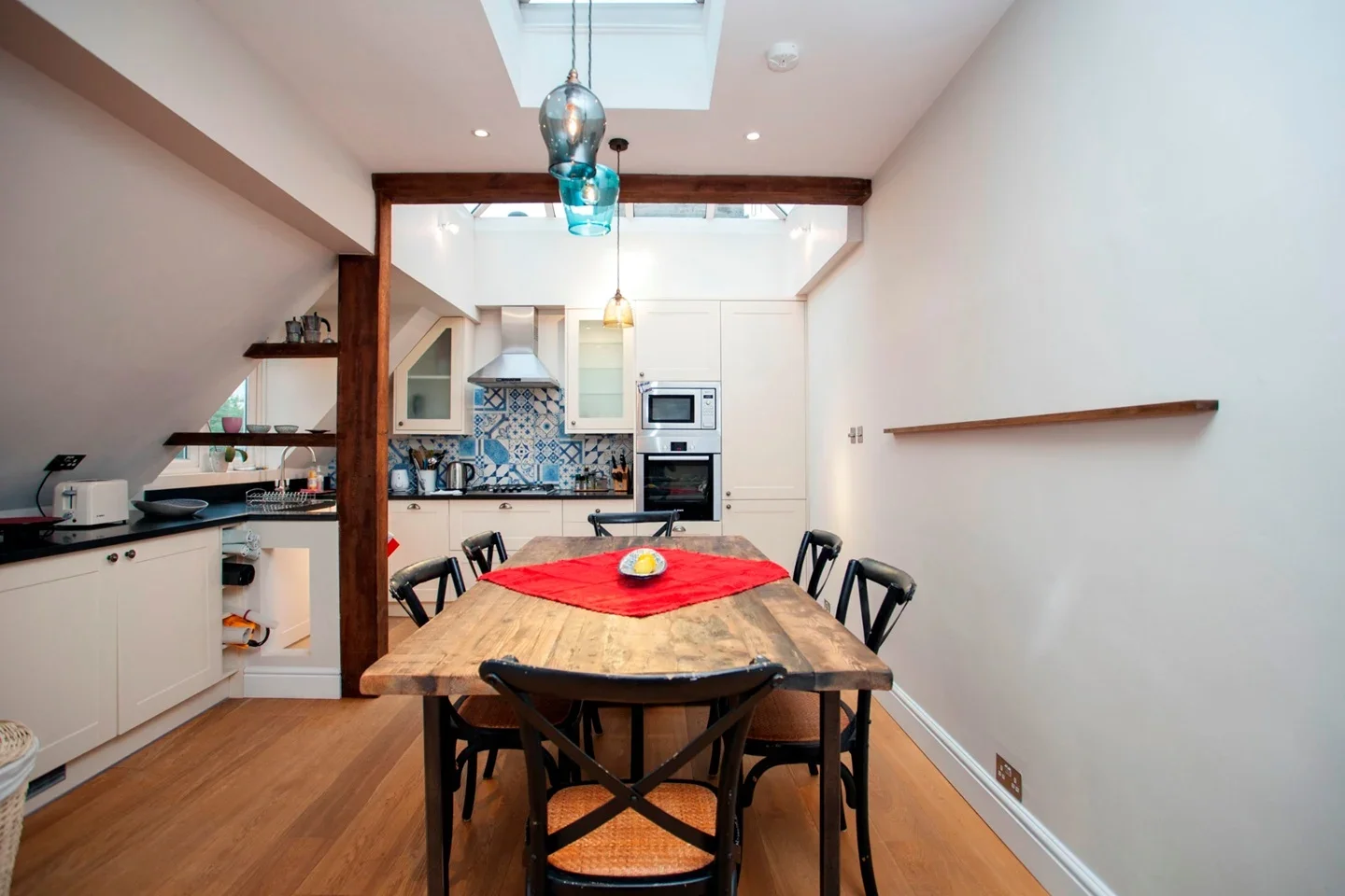 Flat Canfield Gardens in Greater London