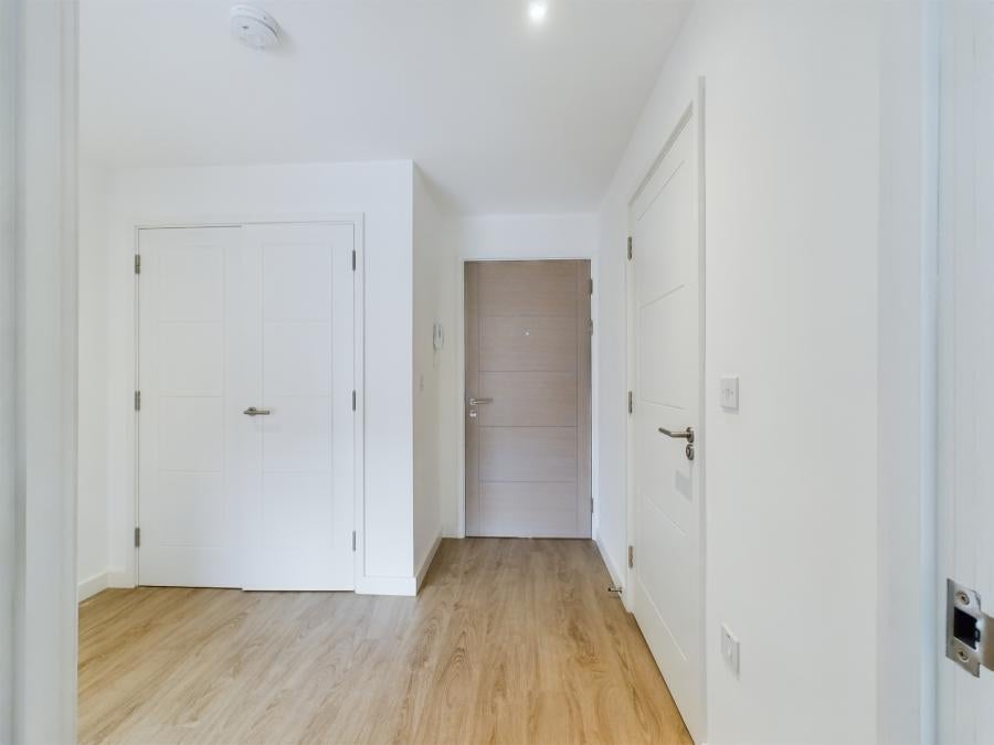 Flat Manorfield in Ashford